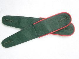 WWII German Shoulder Board Darkgreen Board With Red Pipe
