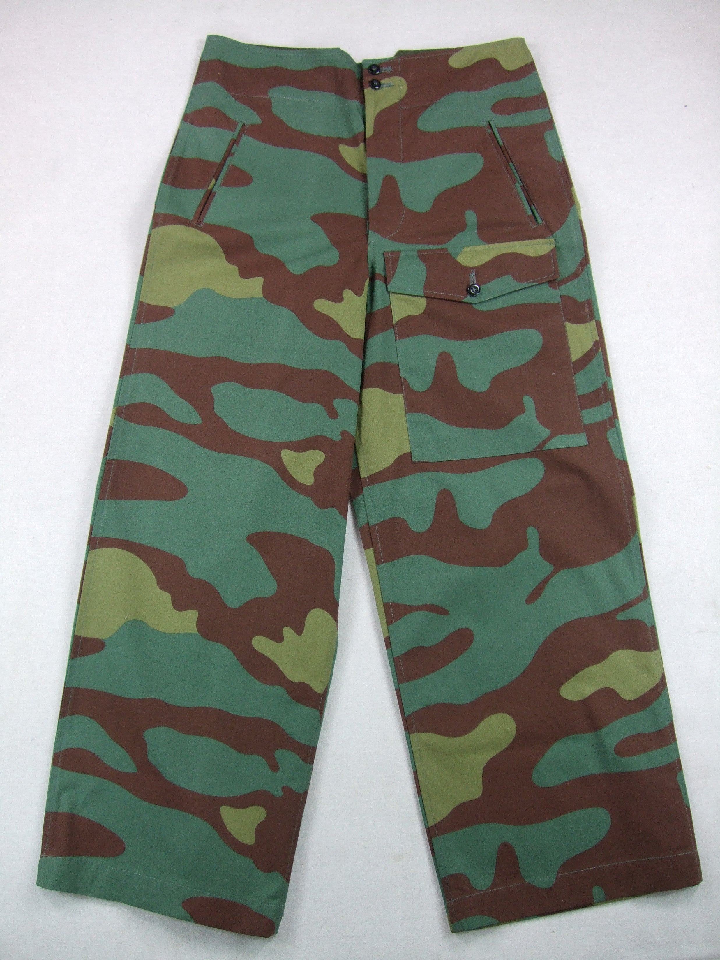 パンツ vintage Germany  Camo Over Pants Vintage German Military Raindrop Camo Insulated Cargo Pants