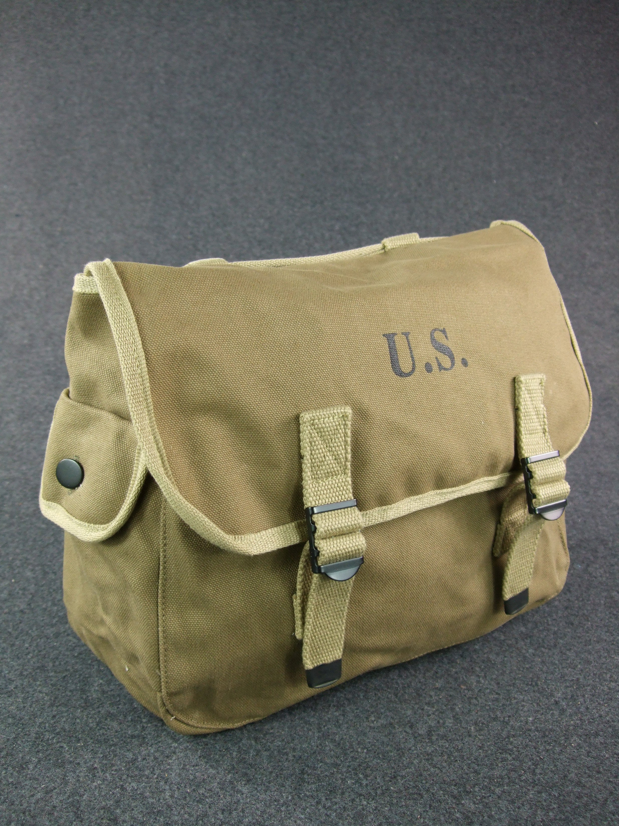 WW2 US Army M1944 Musette Bag Olive Drab in Transitional Green