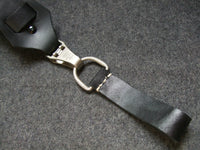Cintre de poignard vertical allemand Elite de la Seconde Guerre mondiale avec anneau en D, reproduction en cuir noir